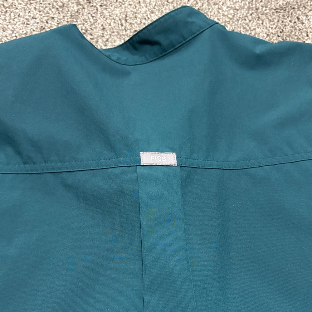 Figs Women's Teal Scrub Set with Aqua Drawstrings Fionx Material - Picture 12 of 12